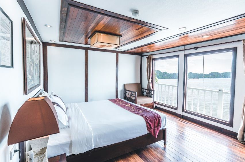 president-suite-cabin-indochina-sails-premium-halong-bay